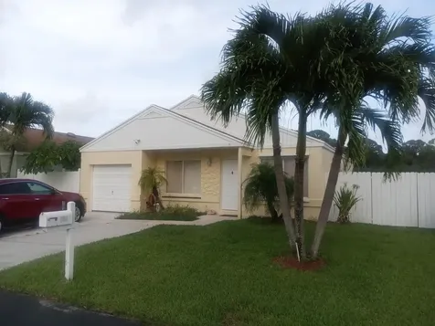 24 Hastings Lane Boynton Beach FL 33426