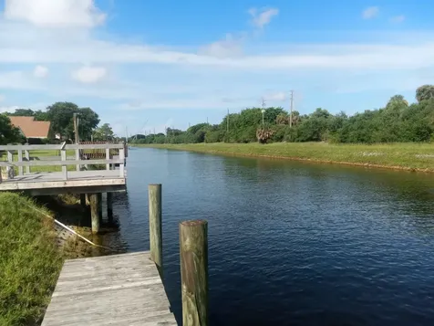 24 Hastings Lane Boynton Beach FL 33426