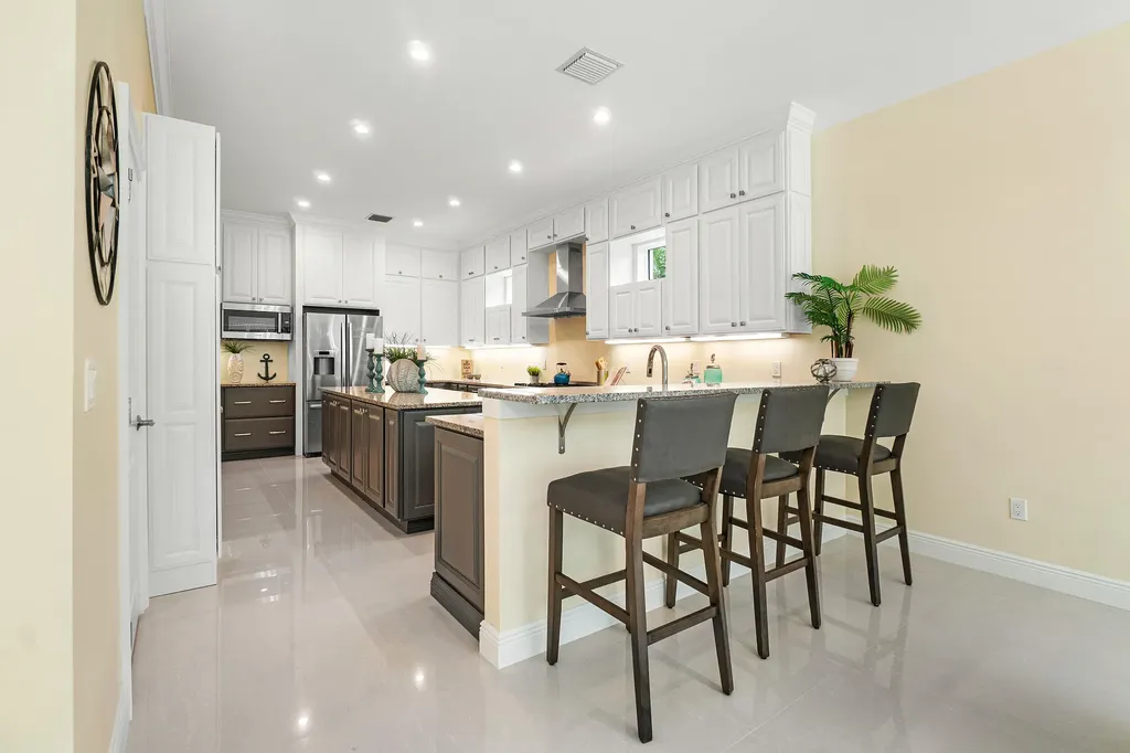 500 Ne Wavecrest Way Boca Raton FL 33432