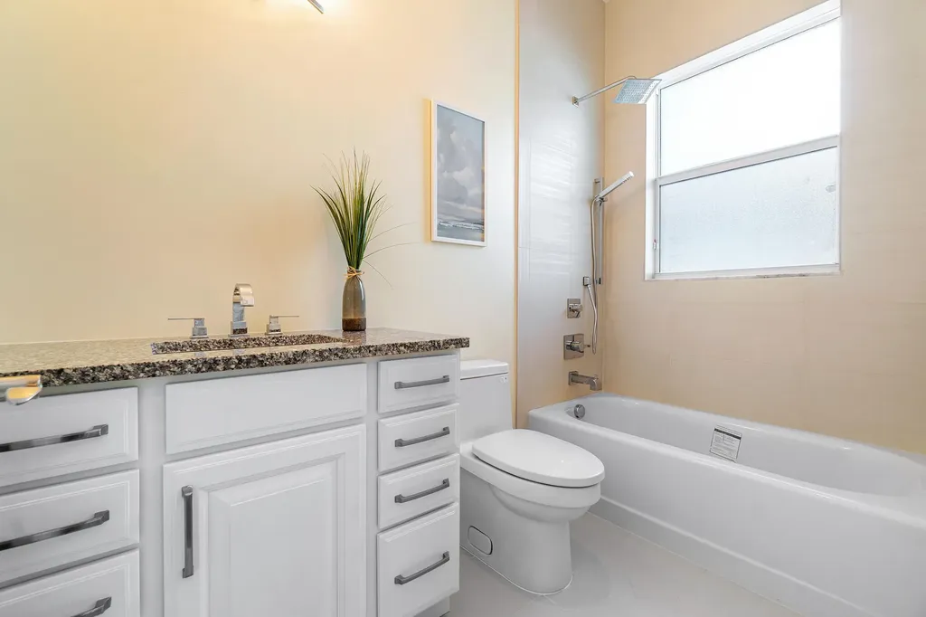 500 Ne Wavecrest Way Boca Raton FL 33432