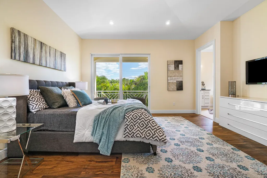 500 Ne Wavecrest Way Boca Raton FL 33432