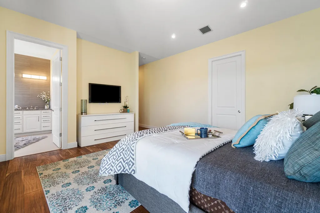 500 Ne Wavecrest Way Boca Raton FL 33432