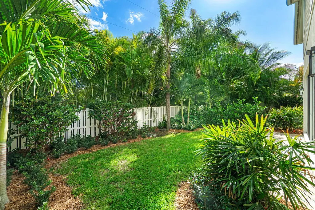 500 Ne Wavecrest Way Boca Raton FL 33432