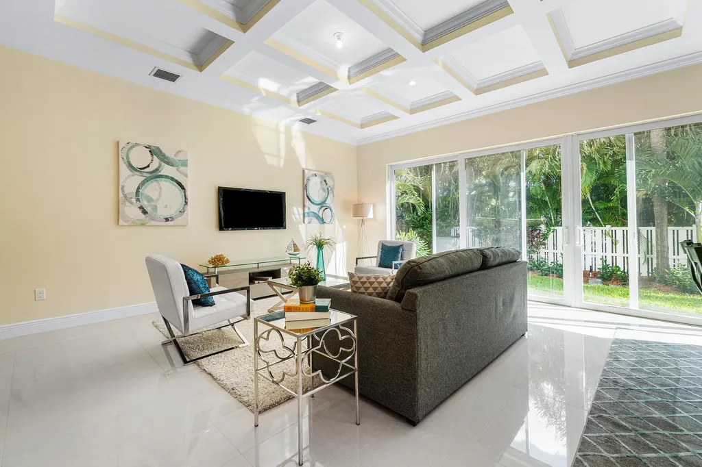 500 Ne Wavecrest Way Boca Raton FL 33432