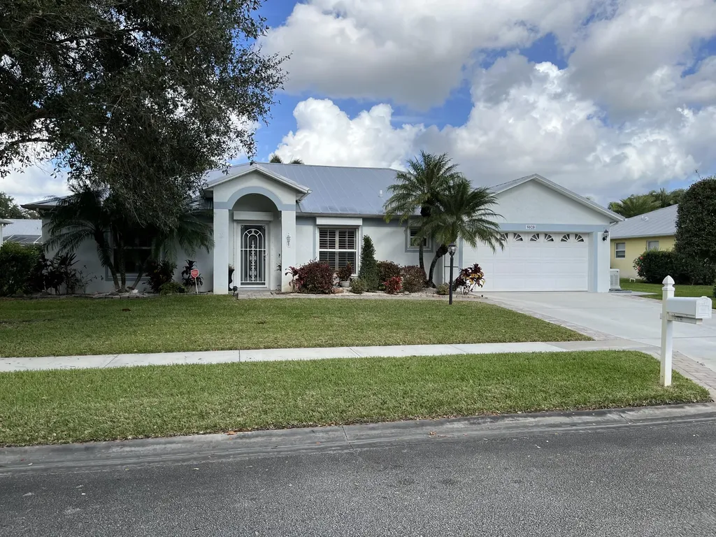 5020 4th Place Vero Beach FL 32968