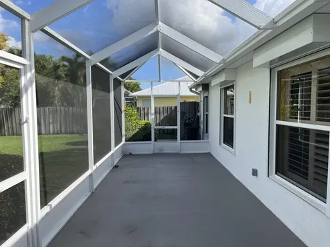 5020 4th Place Vero Beach FL 32968