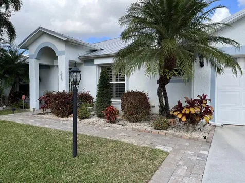 5020 4th Place Vero Beach FL 32968