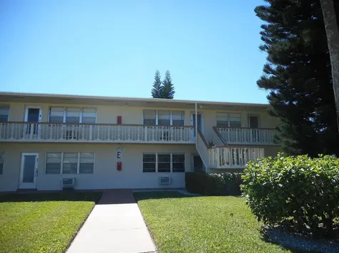 110 Salisbury E West Palm Beach FL 33417