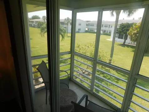 110 Salisbury E West Palm Beach FL 33417