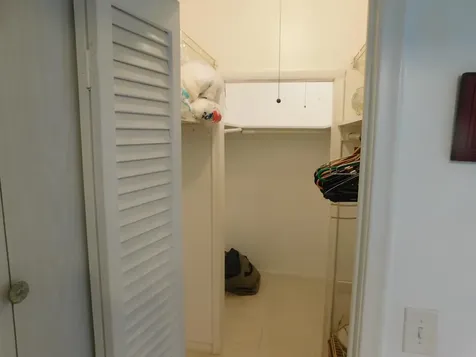 110 Salisbury E West Palm Beach FL 33417