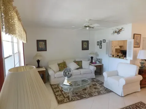 110 Salisbury E West Palm Beach FL 33417