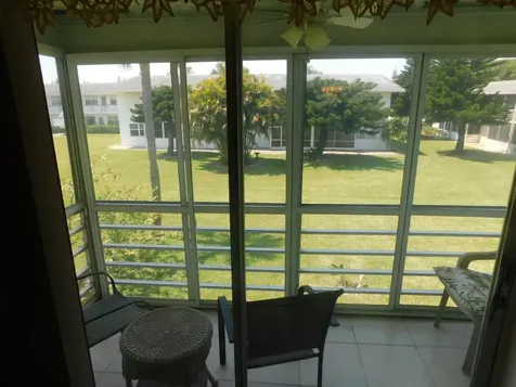 110 Salisbury E West Palm Beach FL 33417