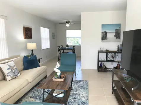 685 Glouchester Street Boca Raton FL 33487