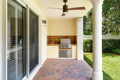 5560 Ne Trieste Way Boca Raton FL 33487