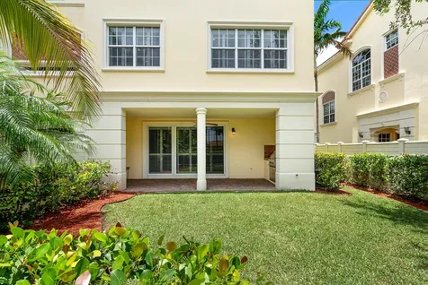 5560 Ne Trieste Way Boca Raton FL 33487