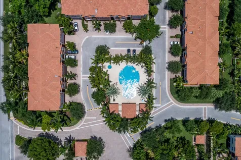 5560 Ne Trieste Way Boca Raton FL 33487