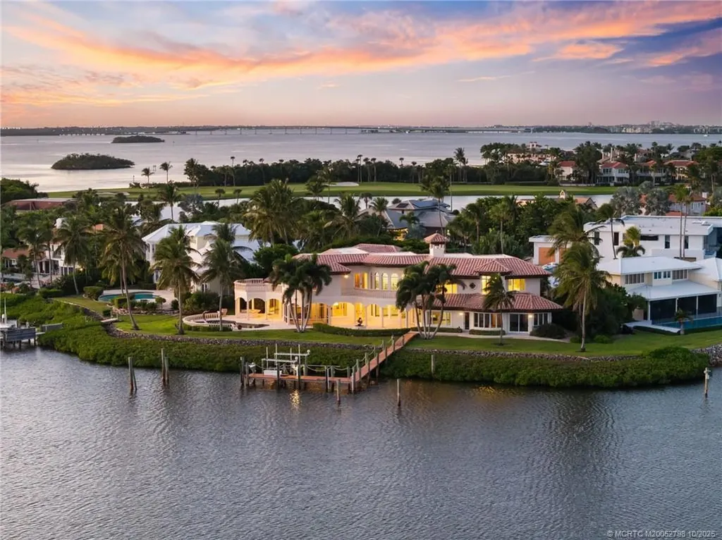 2440 SE Bahia Way Stuart FL 34996