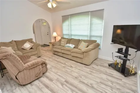 362 SW De Gouvea Terrace Port St Lucie FL 34984