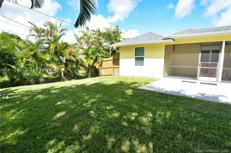362 SW De Gouvea Terrace Port St Lucie FL 34984