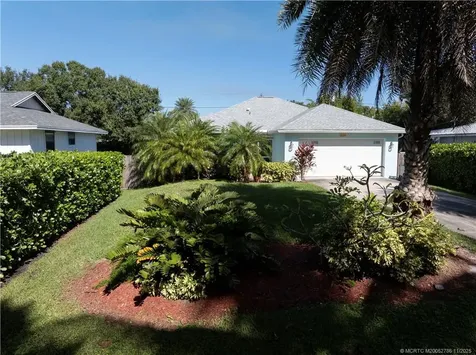 3785 SE Middle Street Stuart FL 34997