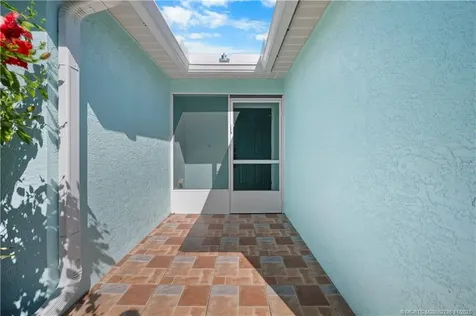 3785 SE Middle Street Stuart FL 34997