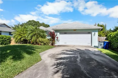 3785 SE Middle Street Stuart FL 34997