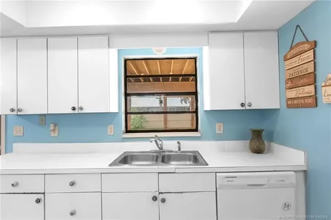 602 NW Archer Avenue Port St Lucie FL 34983