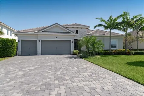 2505 NE Evinrude Circle Jensen Beach FL 34957