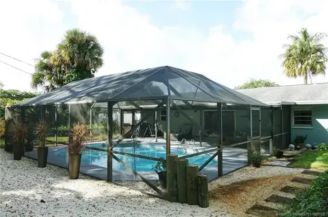 905 SE Flamingo Avenue Stuart FL 34996