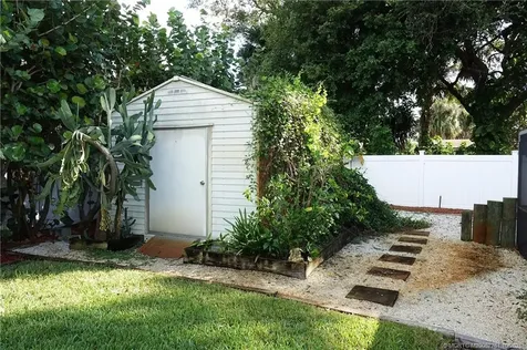 905 SE Flamingo Avenue Stuart FL 34996