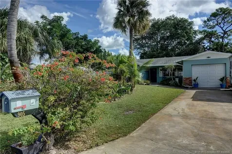 905 SE Flamingo Avenue Stuart FL 34996