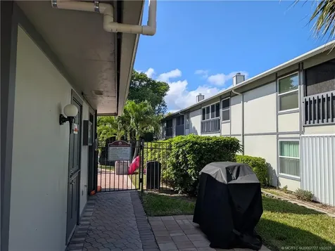 8291 SE Croft Circle Hobe Sound FL 33455