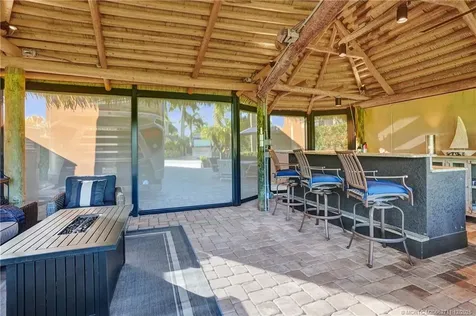 450 NW Sandtrap Lane Port St Lucie FL 34986