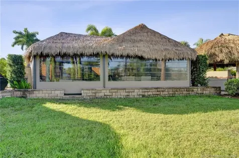 450 NW Sandtrap Lane Port St Lucie FL 34986