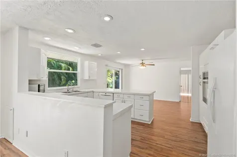 5801 SE Cable Drive Stuart FL 34997