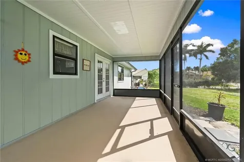 452 SW Todd Avenue Port St Lucie FL 34983