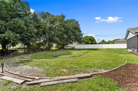 452 SW Todd Avenue Port St Lucie FL 34983