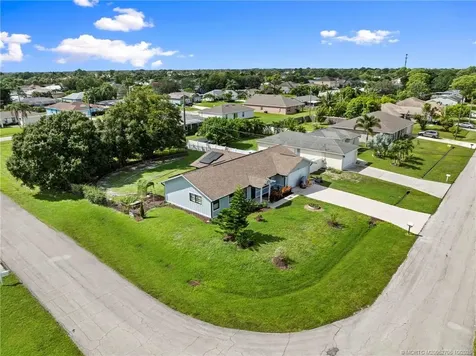 452 SW Todd Avenue Port St Lucie FL 34983