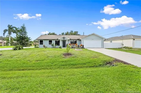 452 SW Todd Avenue Port St Lucie FL 34983