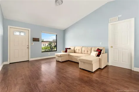 452 SW Todd Avenue Port St Lucie FL 34983