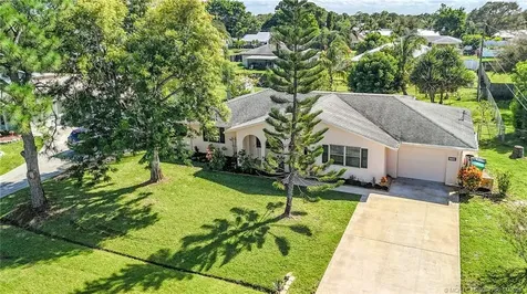 2720 SE Helms Avenue Port St Lucie FL 34952