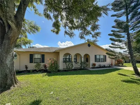 2720 SE Helms Avenue Port St Lucie FL 34952