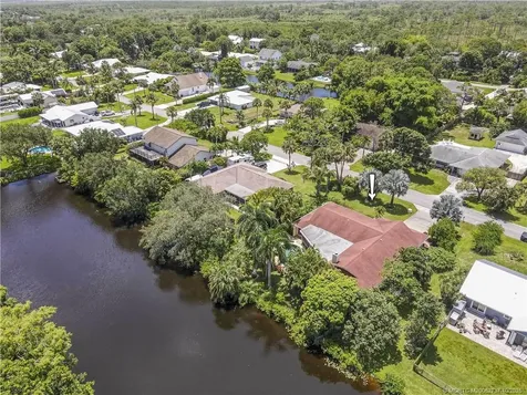 8629 SE Duncan Street Hobe Sound FL 33455