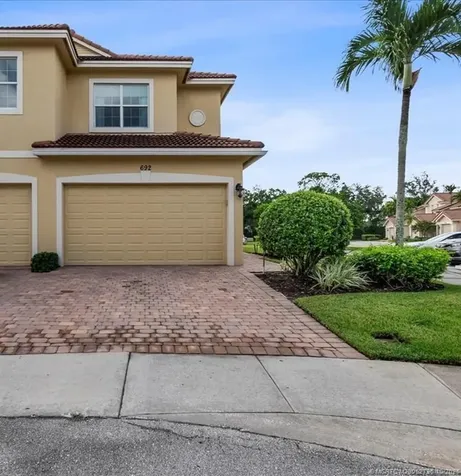 692 SW Glen Crest Way Stuart FL 34997