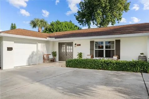 4249 Heather Circle E Palm Beach Gardens FL 33410