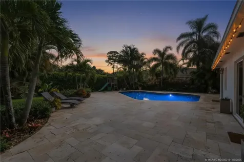 4249 Heather Circle E Palm Beach Gardens FL 33410