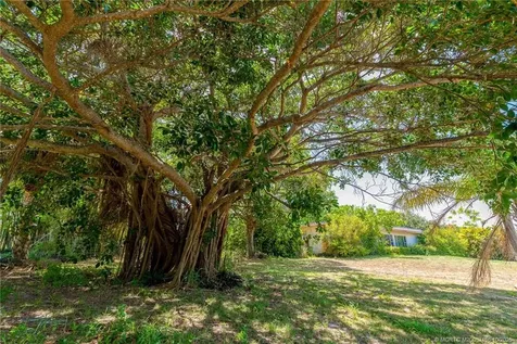 8605 Indian River Drive Fort Pierce FL 34982