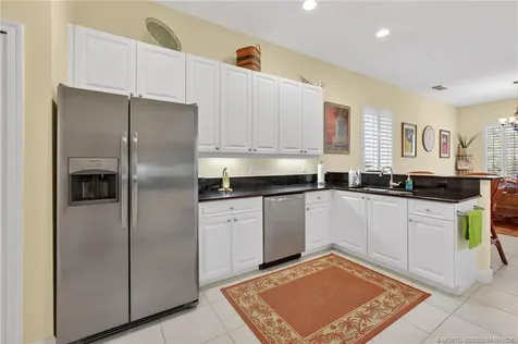 548 NE Canoe Park Circle Port St Lucie FL 34983