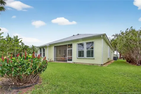 548 NE Canoe Park Circle Port St Lucie FL 34983