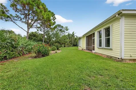 548 NE Canoe Park Circle Port St Lucie FL 34983